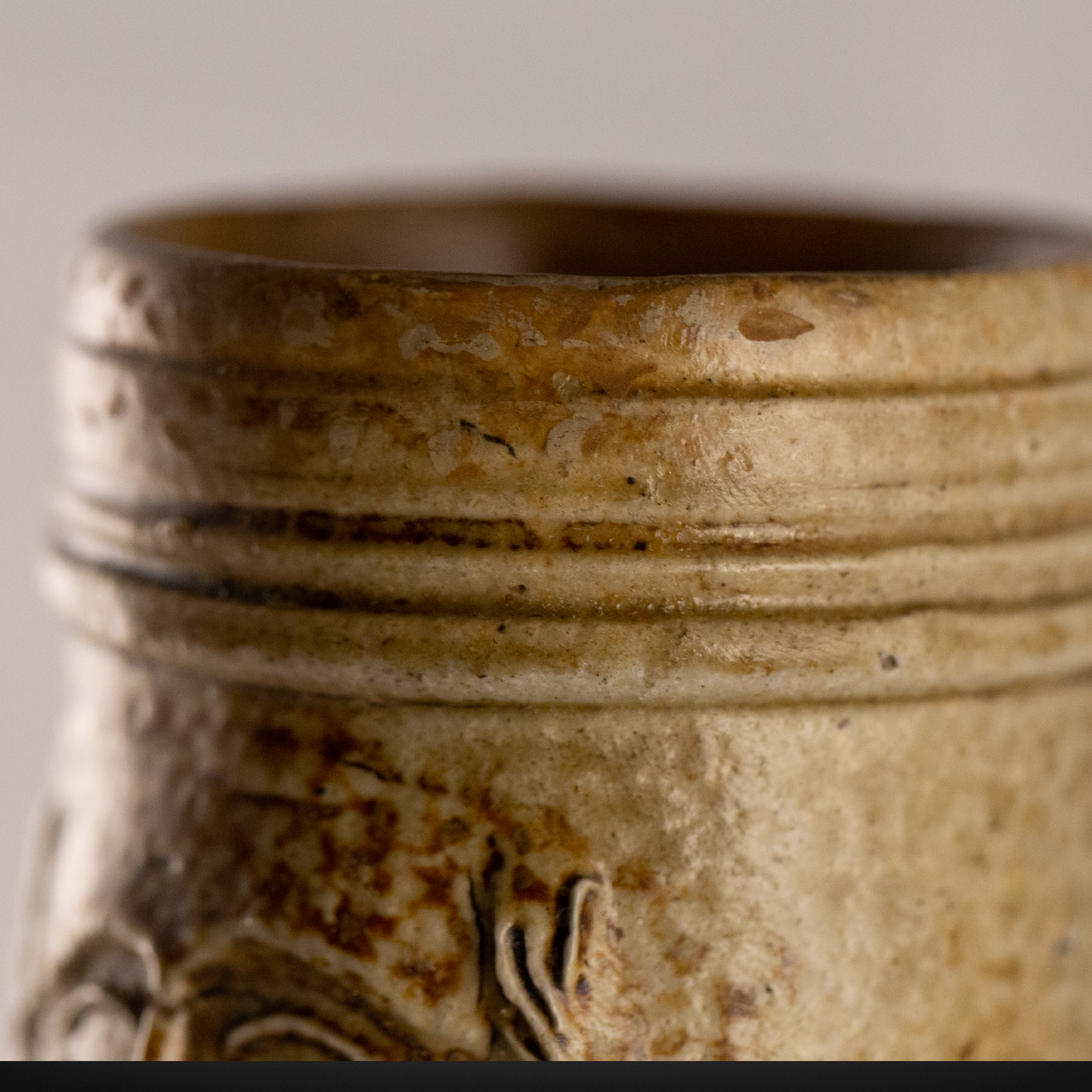 16th Century Bellarmine Bottle, ELIZABETH I Coat of Arms